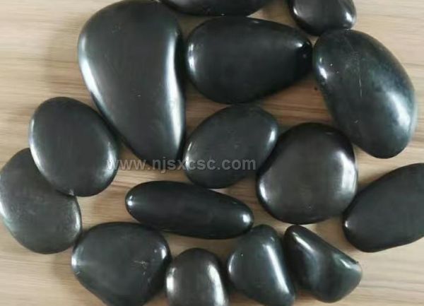 Black polished pebbles